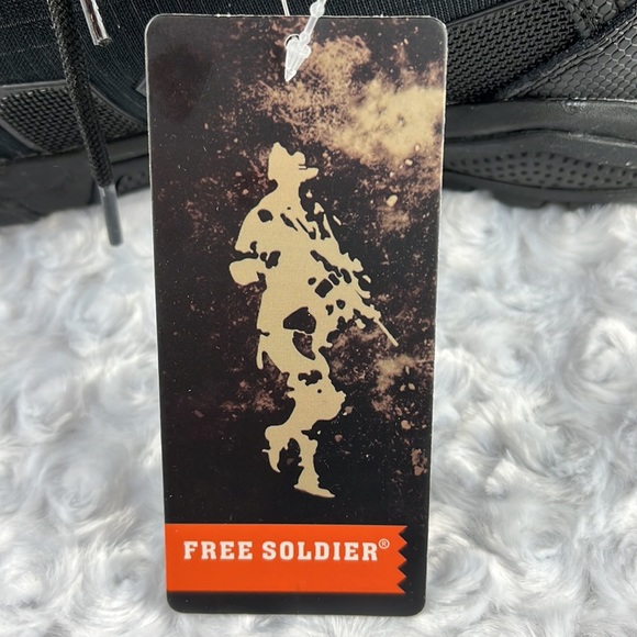 Free Soldier Lightweight Water Proof Mountain Boots - Picture 7 of 8